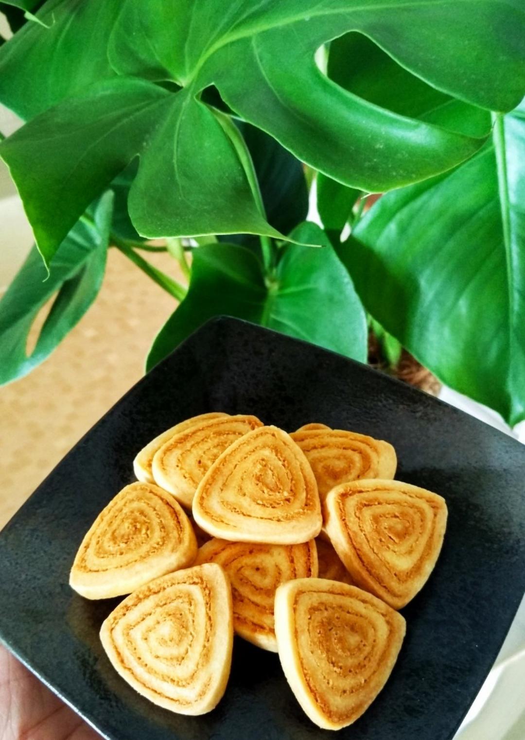 《Tinrry+》咸蛋黄肉松饼干