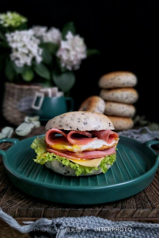 黑芝麻全麦贝果