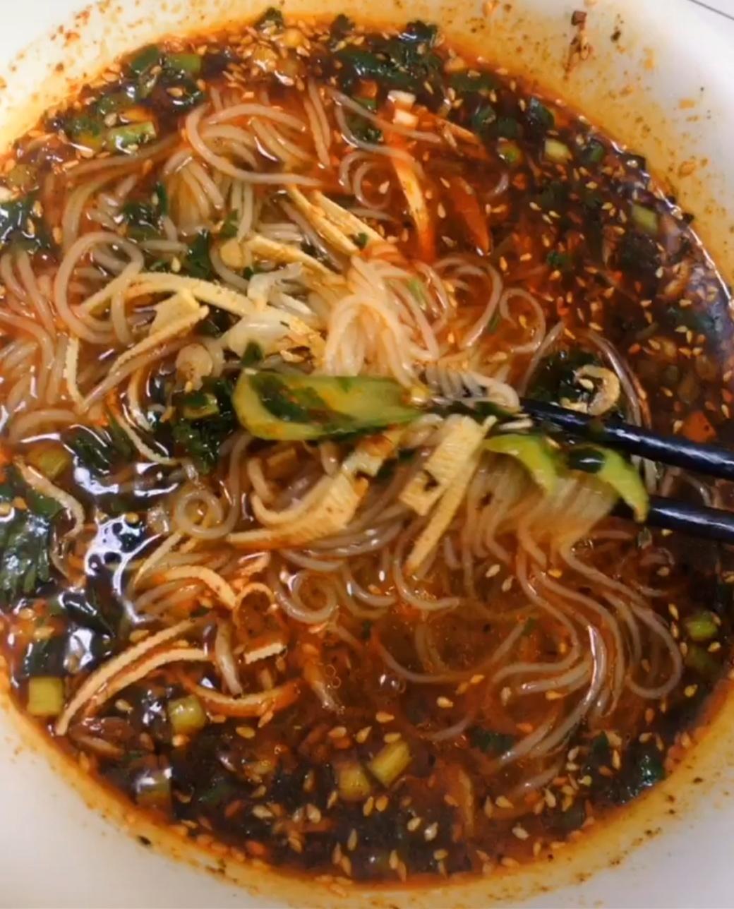 麻辣米线的做法