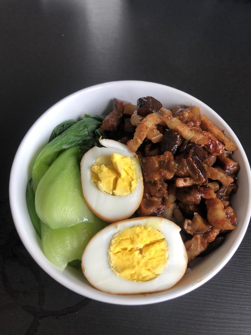 洋葱酥卤肉饭