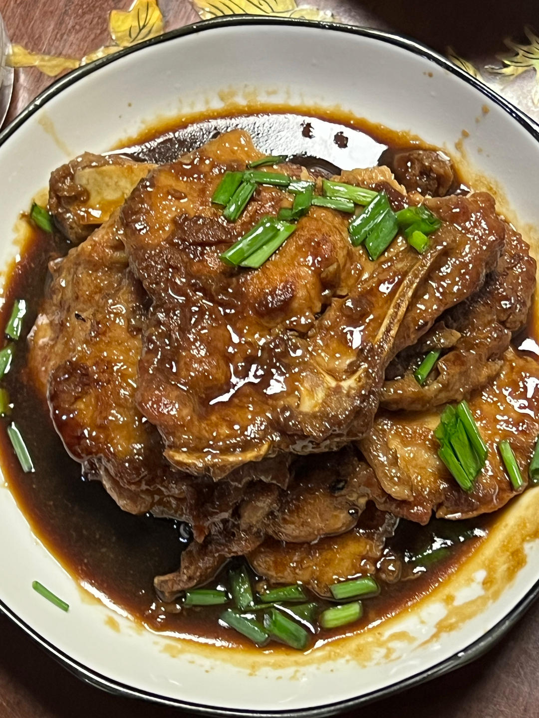 嫩而入味、肉感十足、没有淀粉感的红烧大排 葱烤大排～