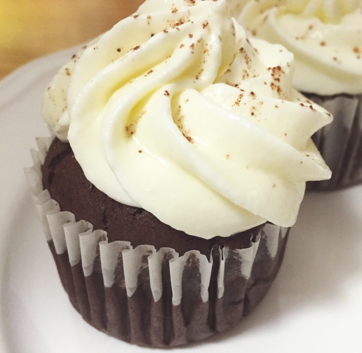 古典巧克力cupcake配马斯卡彭奶油霜