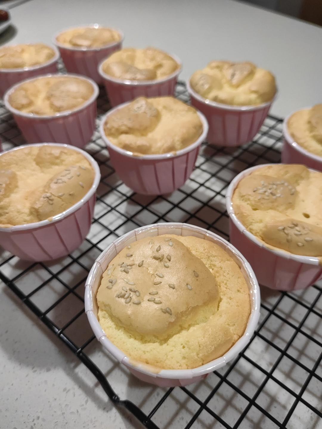 很火的外脆里糯的糯米粉蛋糕