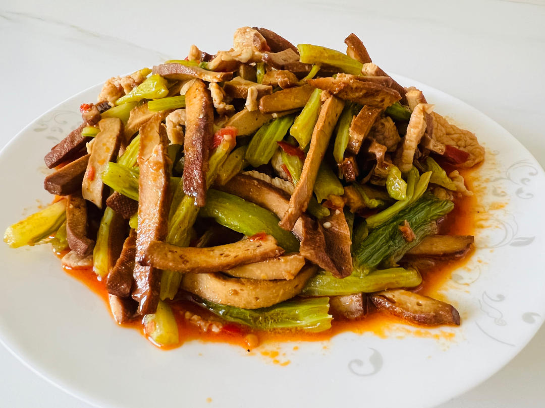 芹菜肉丝炒香干