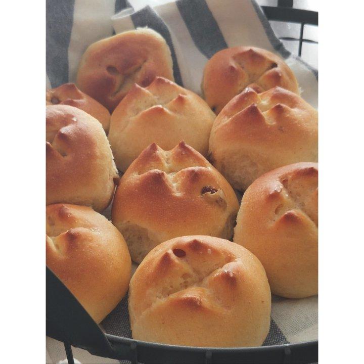 15%全麦葡萄干小金角餐包