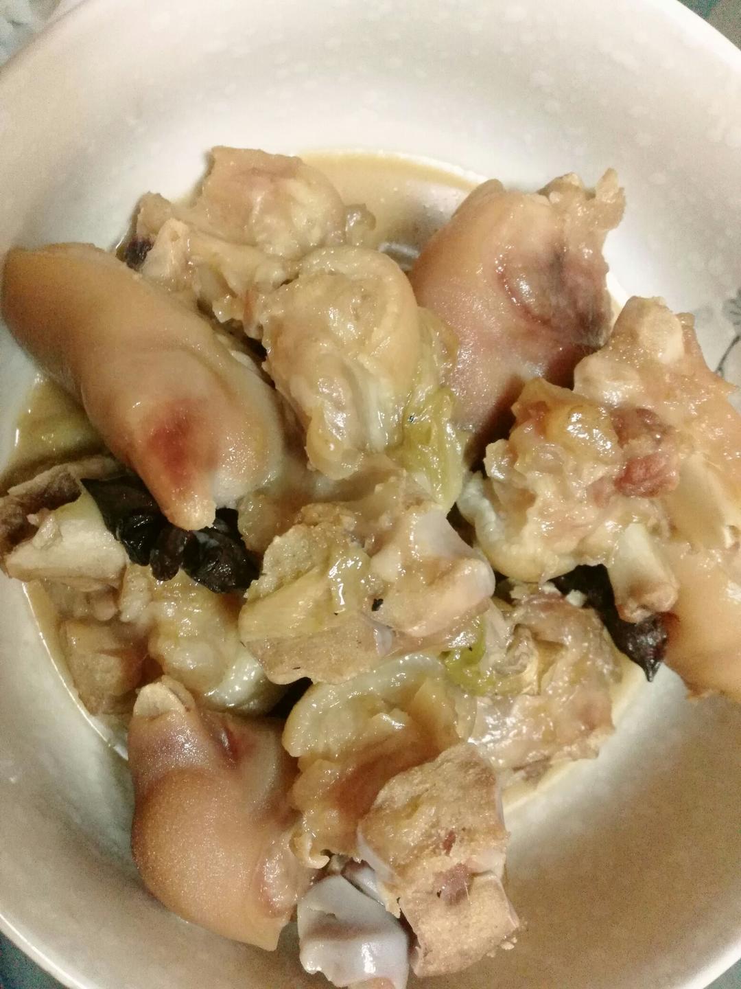 美味的家常菜：红烧猪蹄