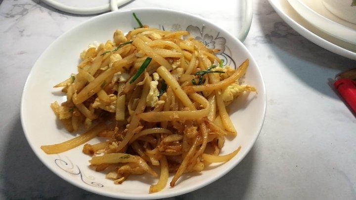 巨香的土豆丝炒鸡蛋