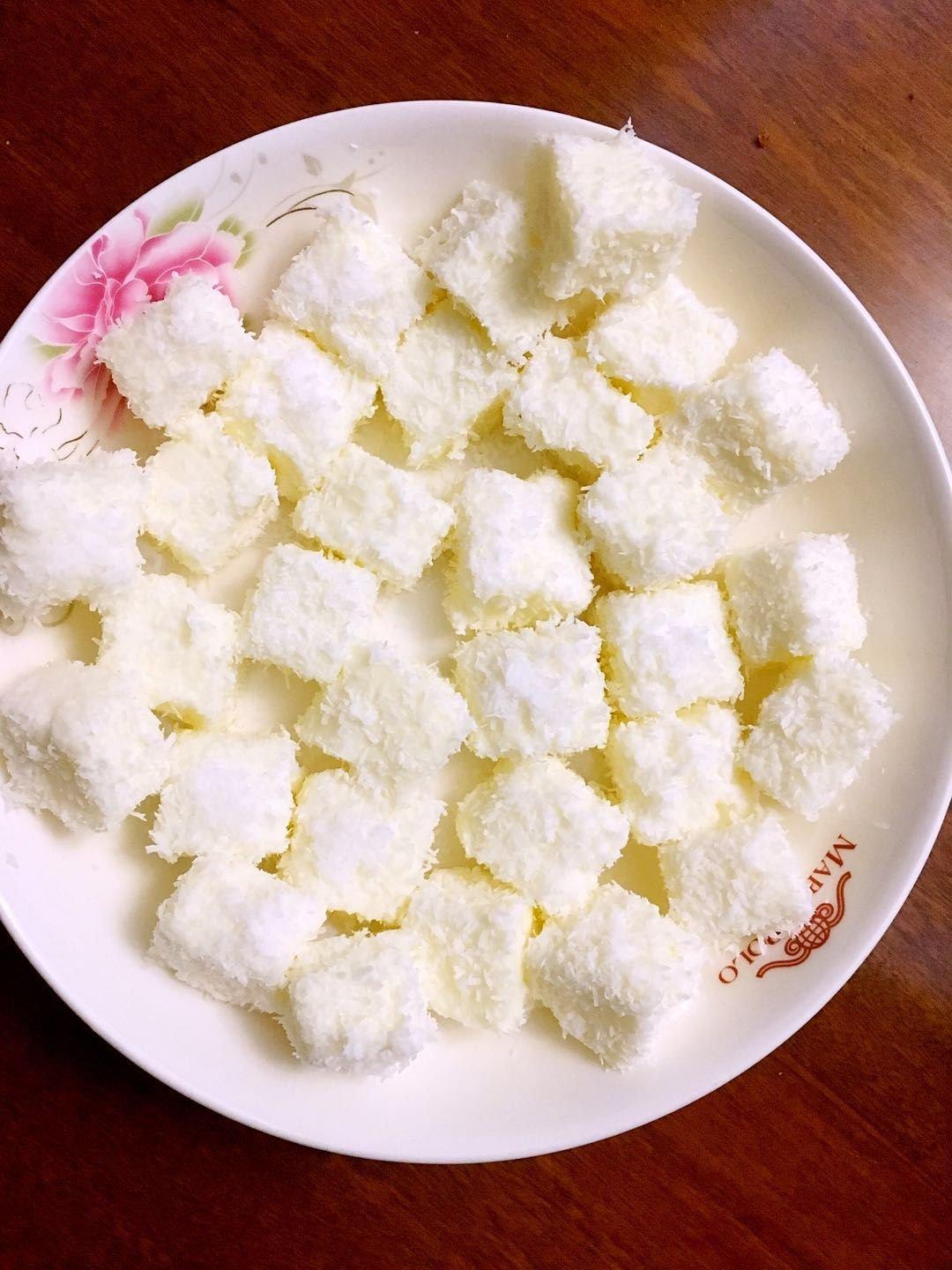 完胜85度C牛奶椰丝小方