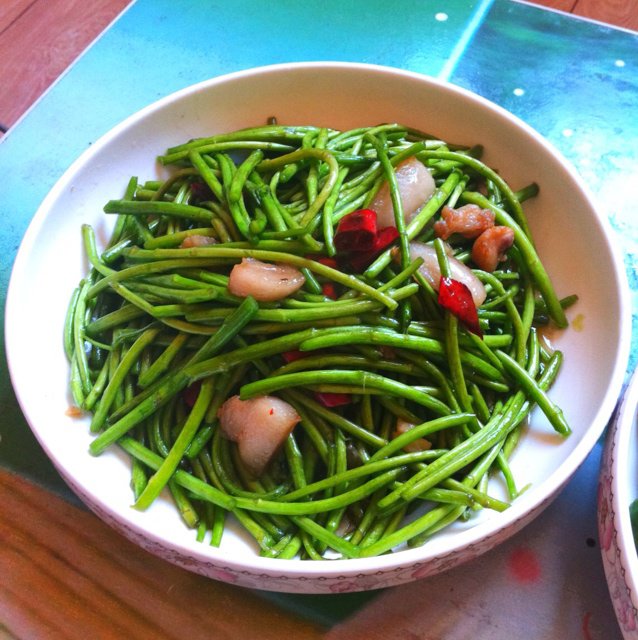 蓠蒿烩培根