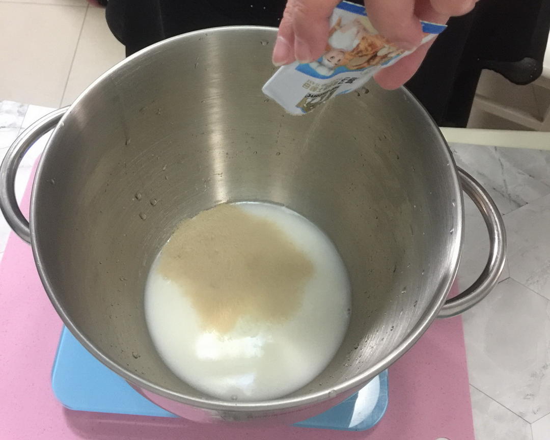 纯奶手撕吐司的做法 步骤1