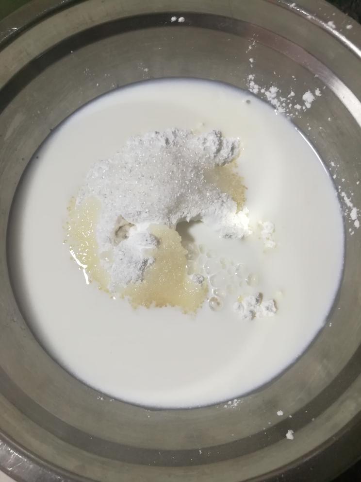 纯奶手撕吐司的做法 步骤1