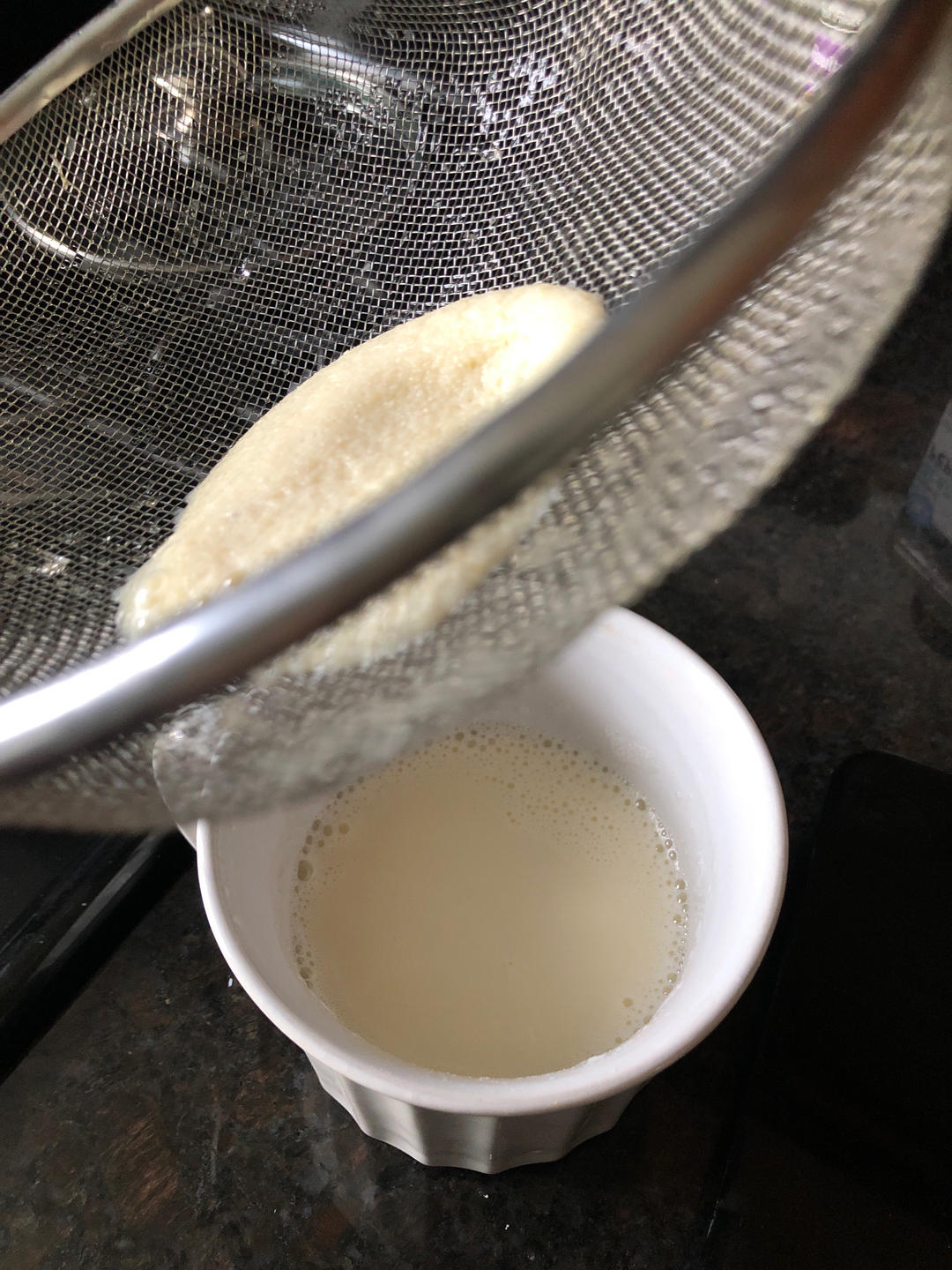 没有豆浆机也能打豆浆，（一人减肥餐）浓醇的有机黄豆浆