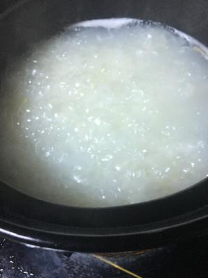 梭子蟹煮粥的做法 步骤3