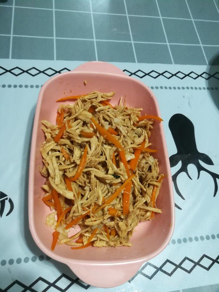 减脂餐：手撕鸡胸肉（无油无糖极简版）