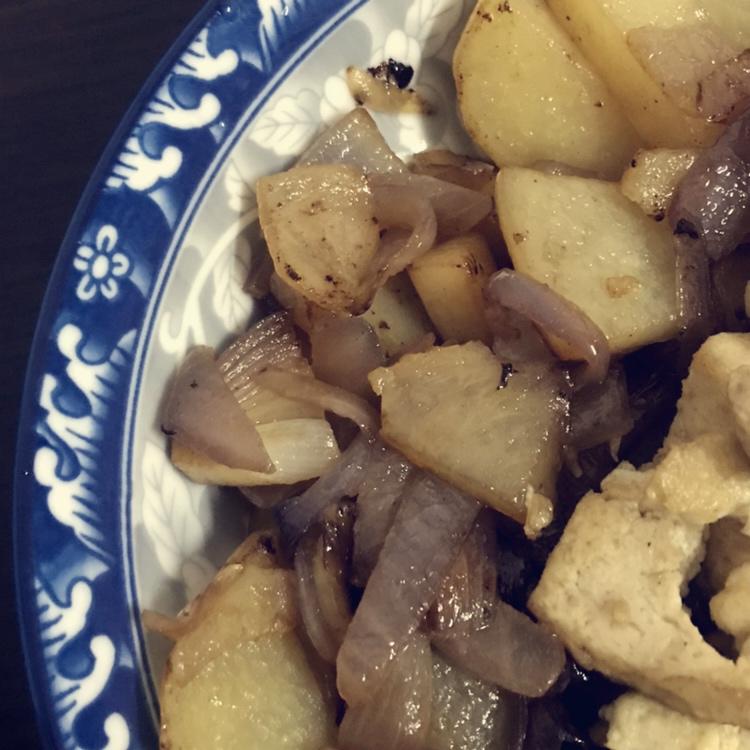 洋葱炒土豆片