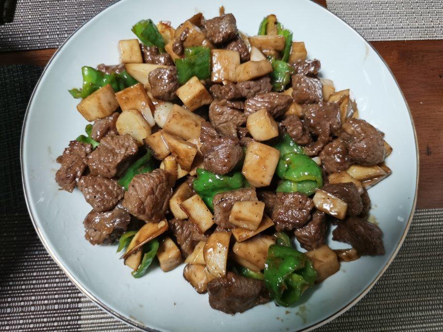 杏鲍菇黑椒牛肉粒