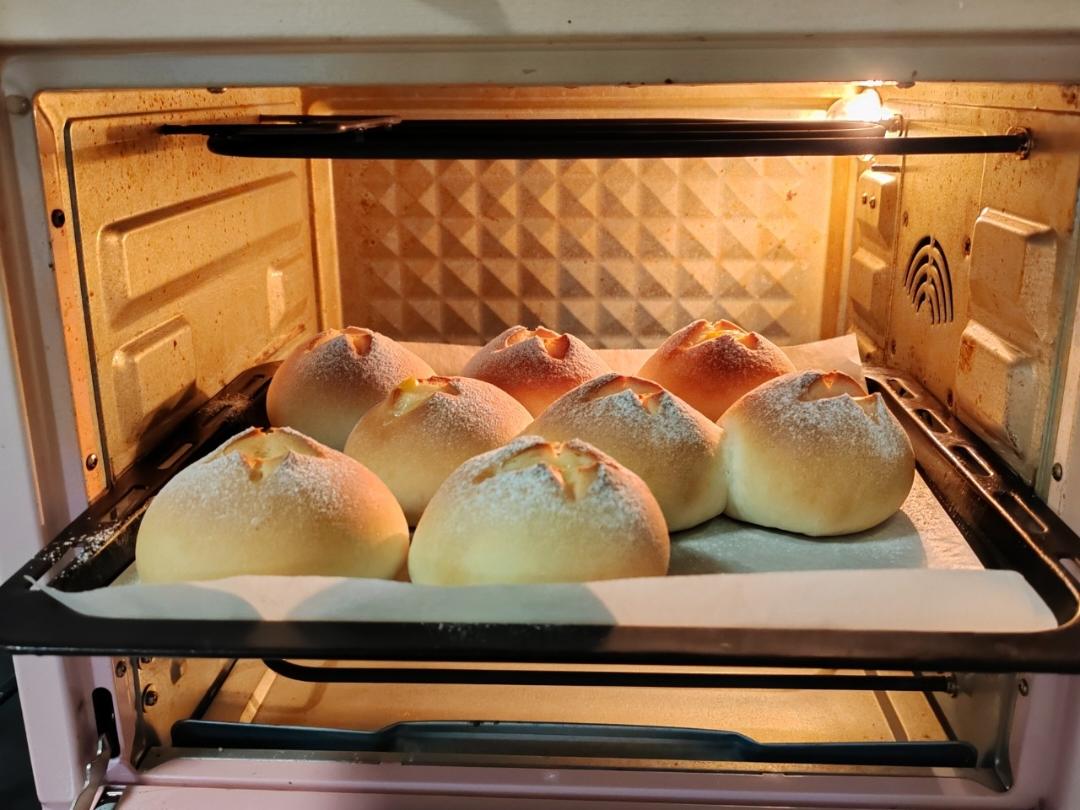 (超好吃的咸口面包）爆浆培根芝士面包