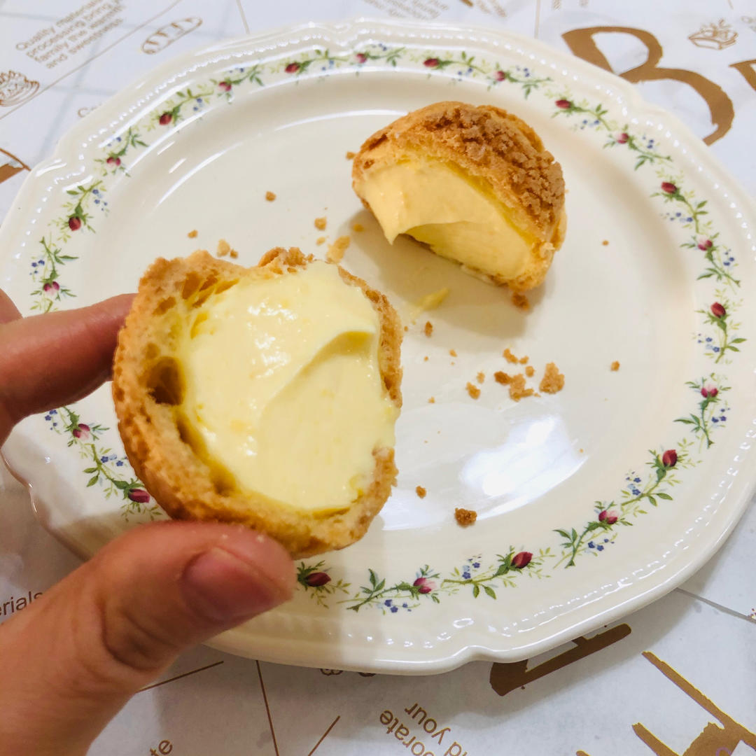 一口就爆浆的卡士达酥皮泡芙