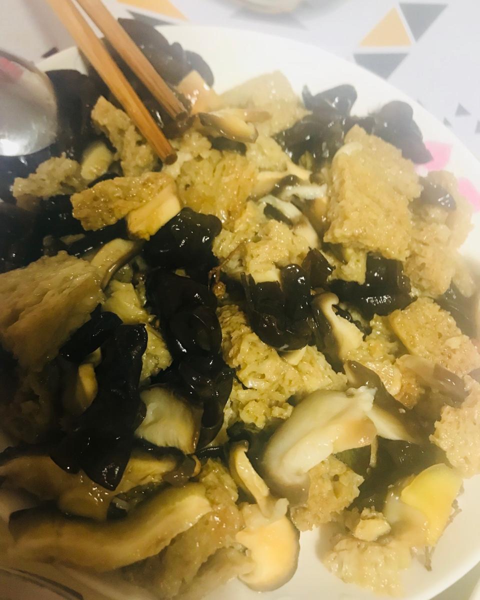 香菇木耳烤麸
