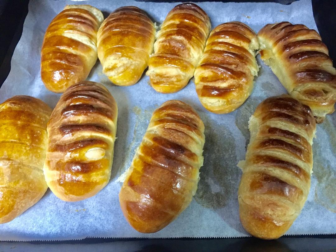 莲蓉面包卷
