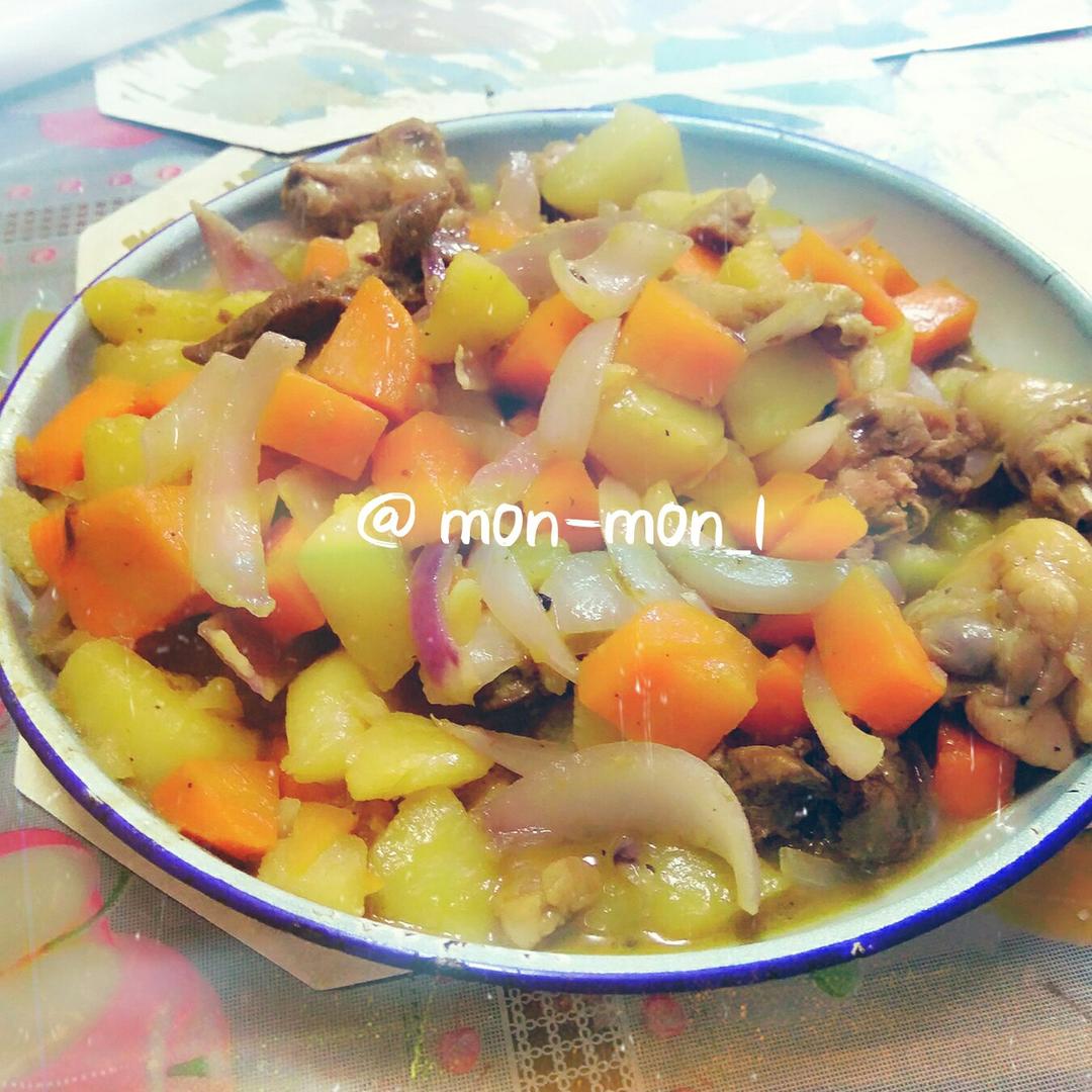 土豆焖鸡（简单可口版）