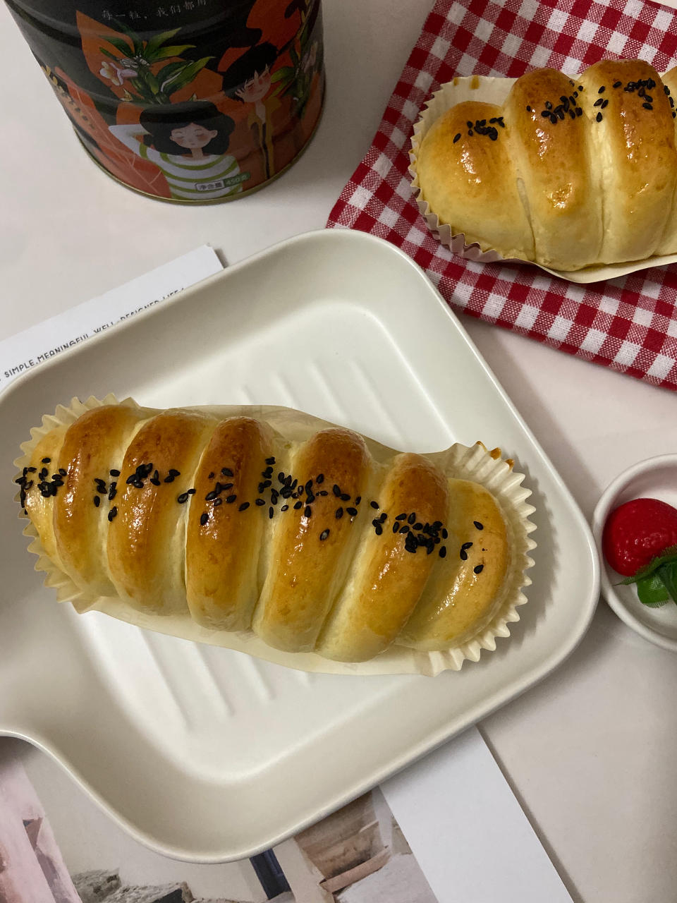 一次性发酵毛毛虫芝士香肠面包