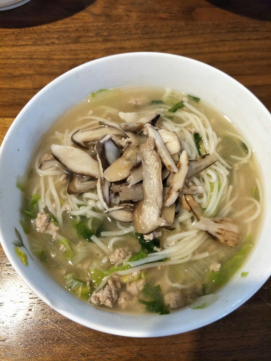 鸡枞菌汤面