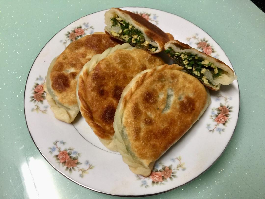 鲜香韭菜盒子（附超详细捏花边视频）