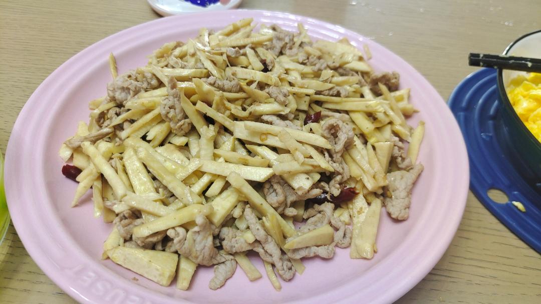 春笋炒肉（附这道菜的最佳打开方式）