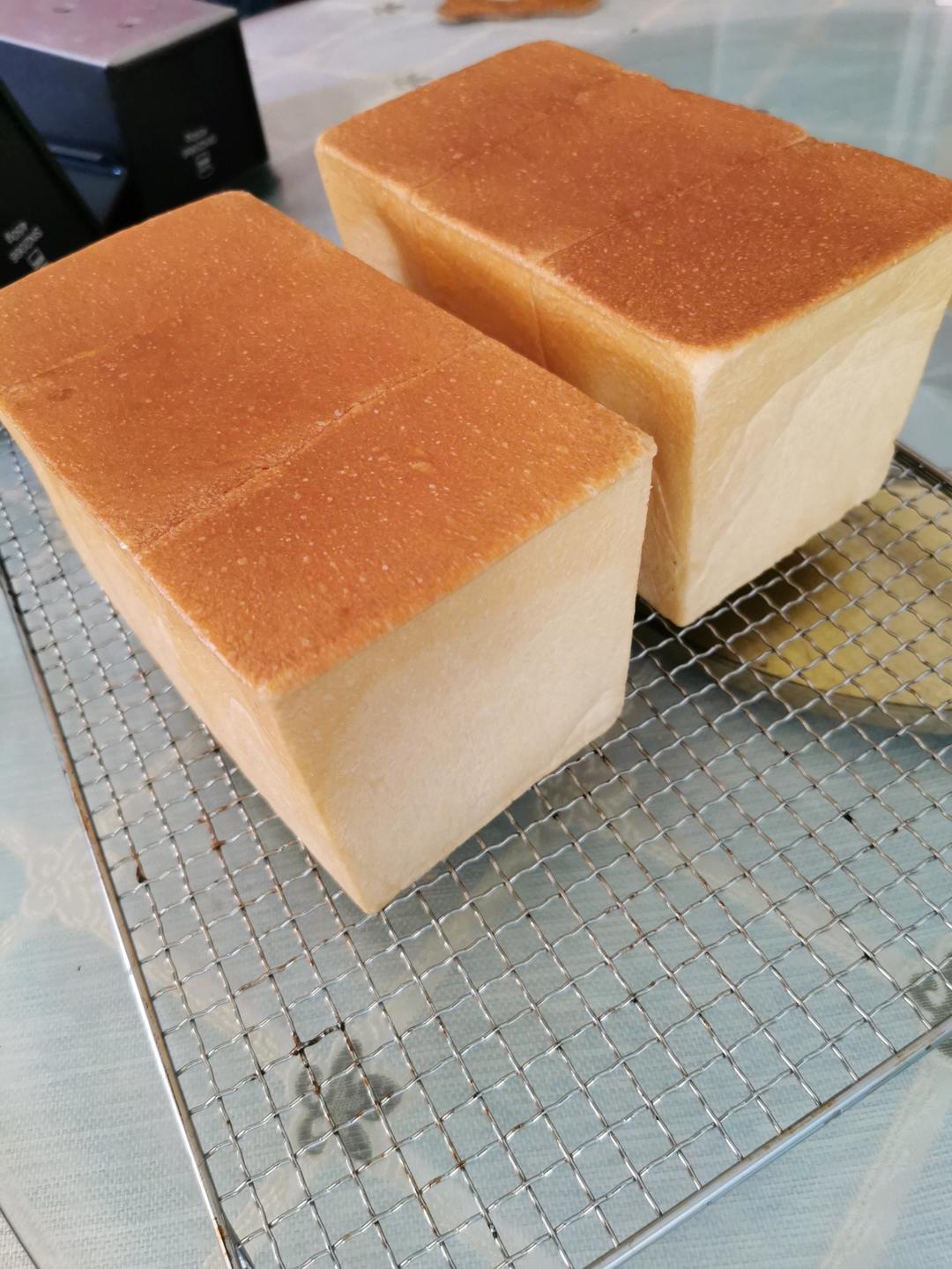 🍞消耗淡奶油吐司｜无黄油｜软绵绵｜奶香浓郁