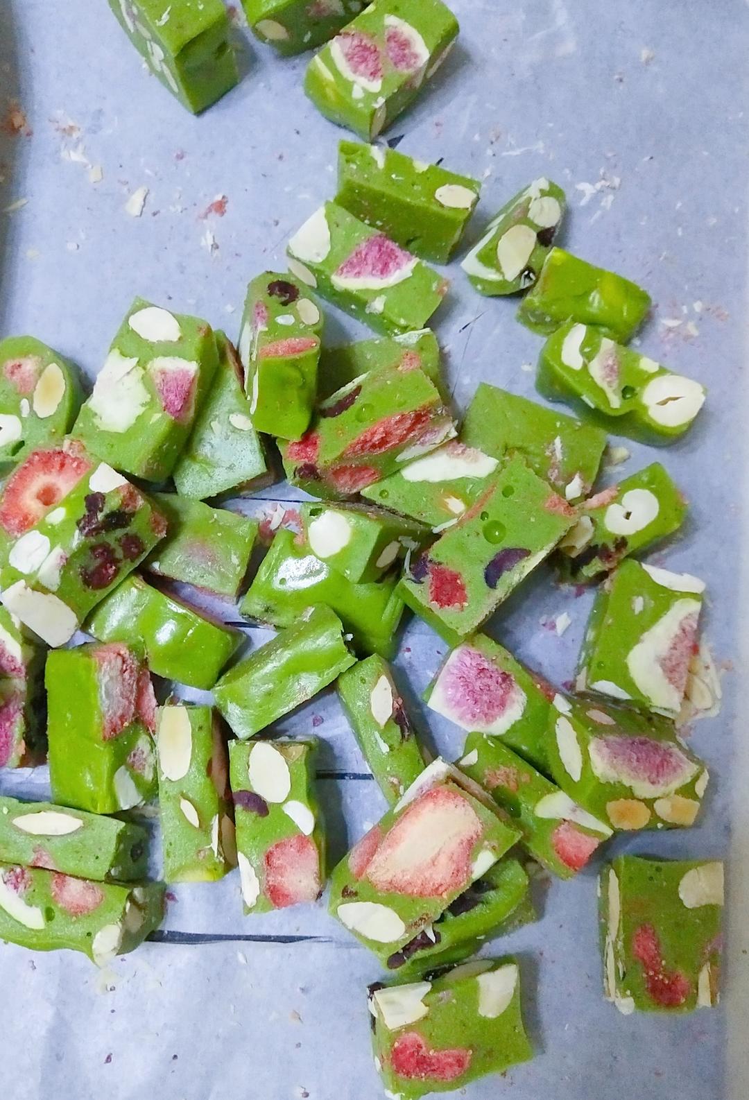 抹茶草莓（或无花果）牛扎糖