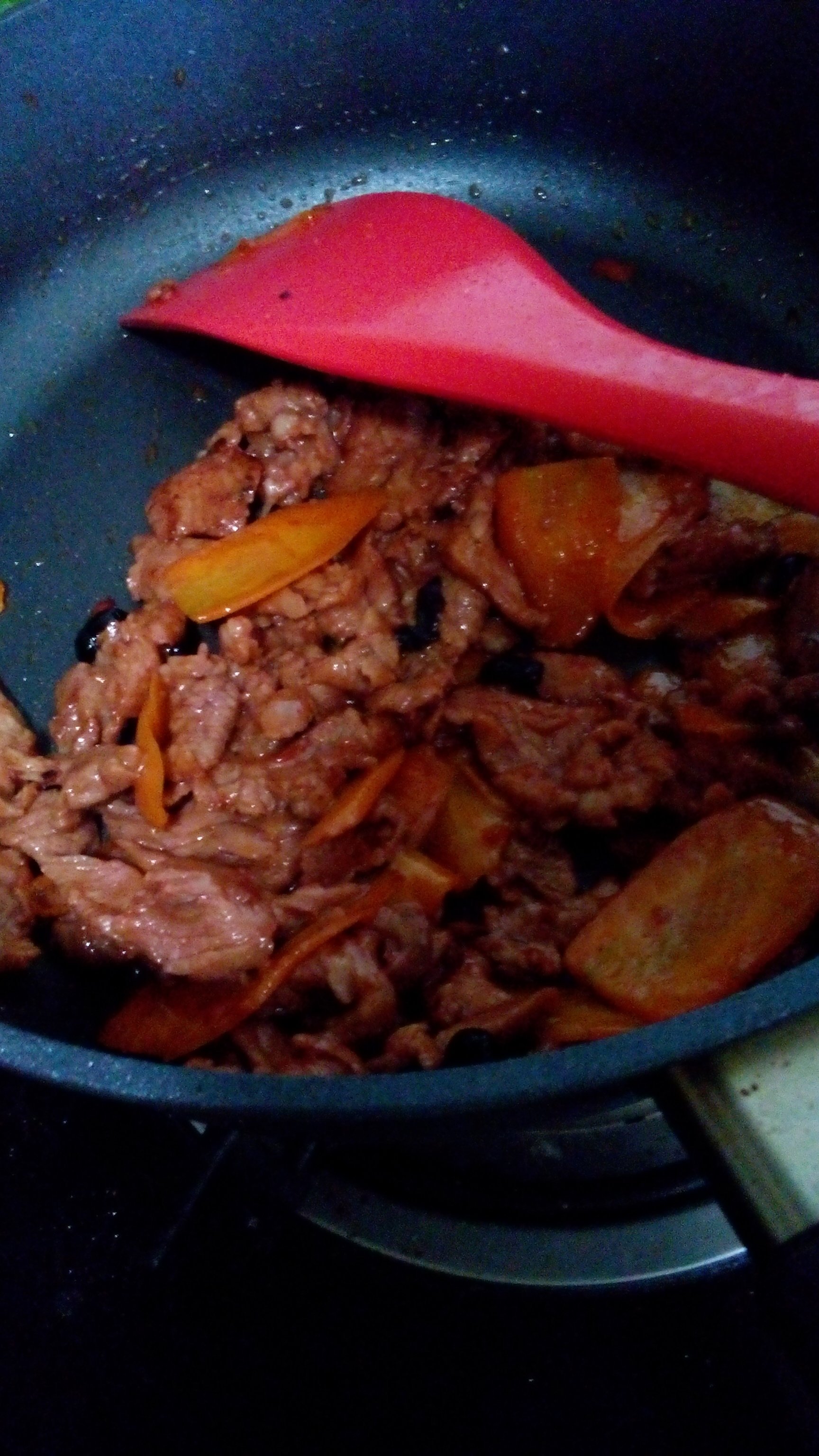 胡萝卜腐乳炒肉（下饭菜）的做法