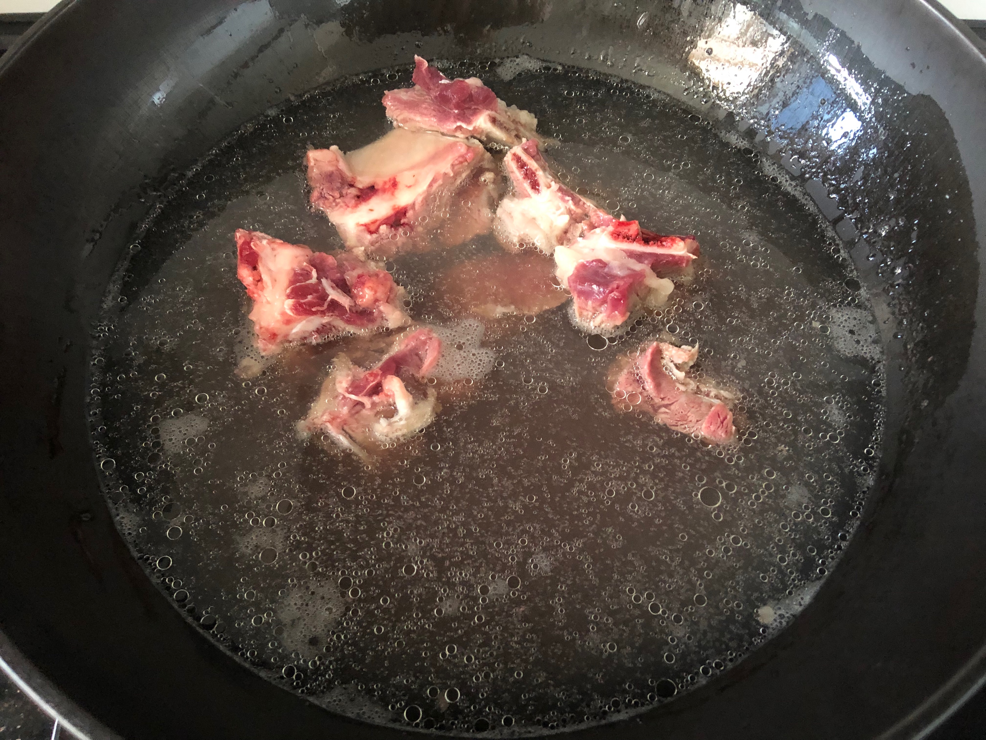 牛骨黄豆汤的做法 步骤1