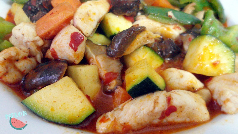 红咖喱鸡肉杂蔬