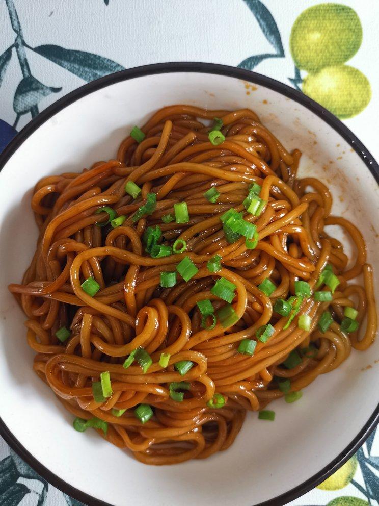 10分钟搞定的一碗葱油拌面