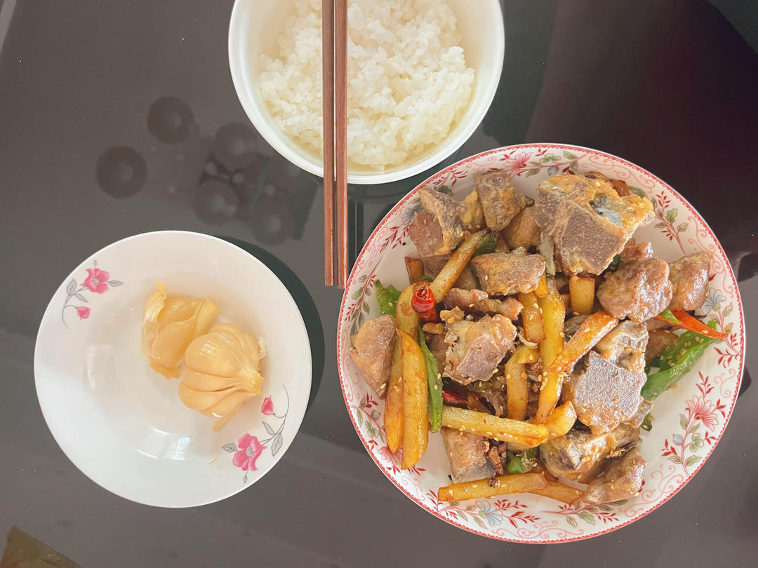 干煸土豆排骨