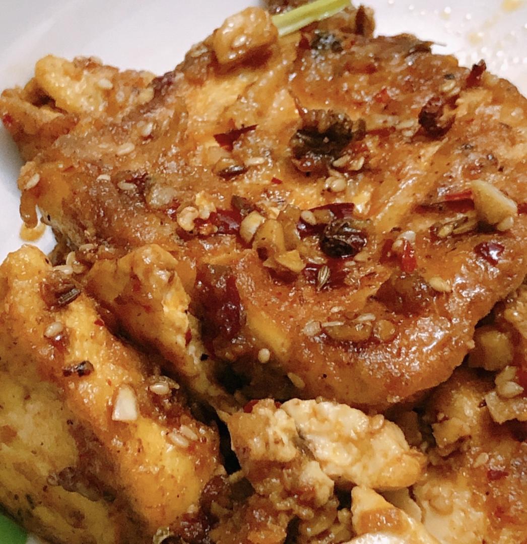 完胜路边摊：香煎孜然豆腐