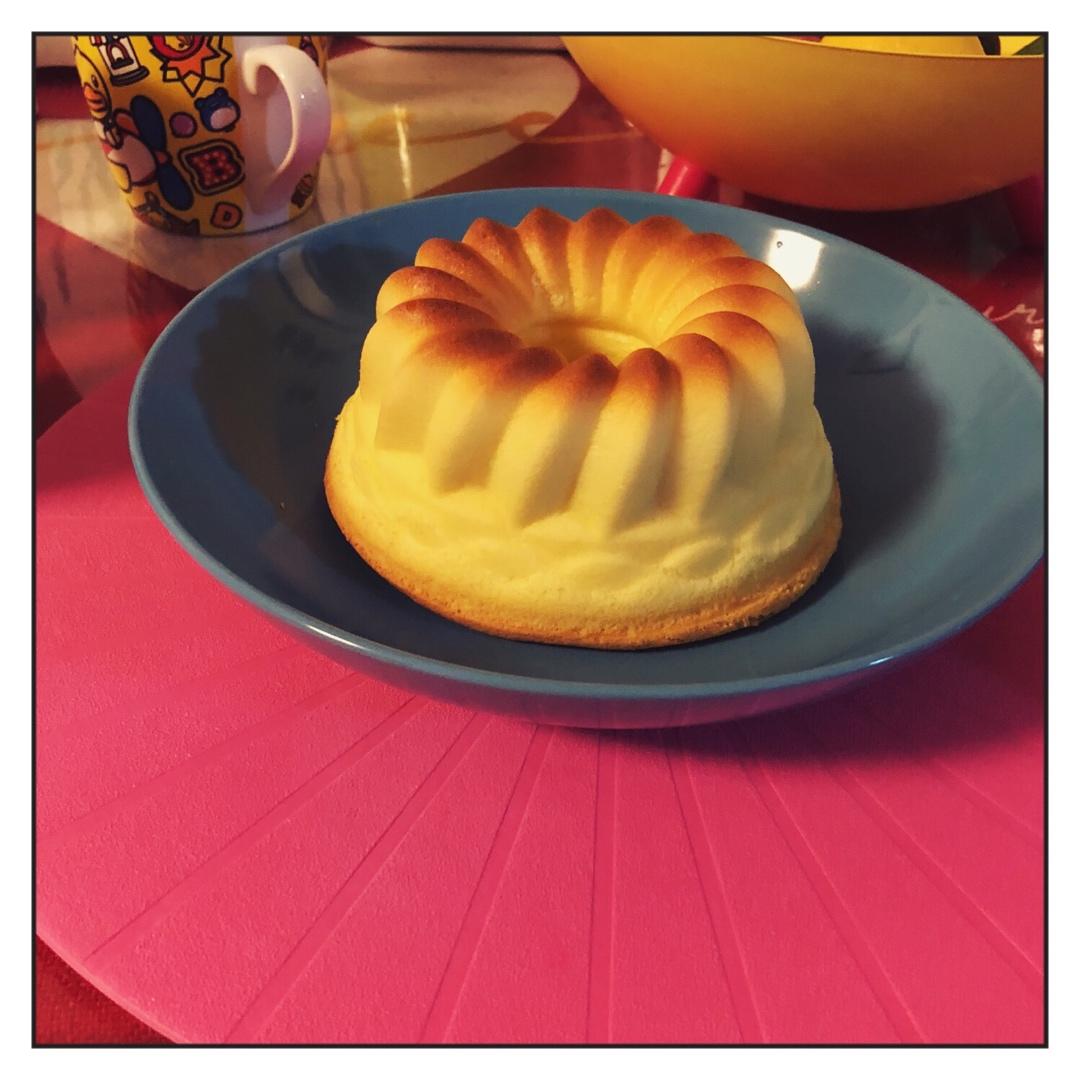 消耗淡奶油之作——淡奶油小蛋糕