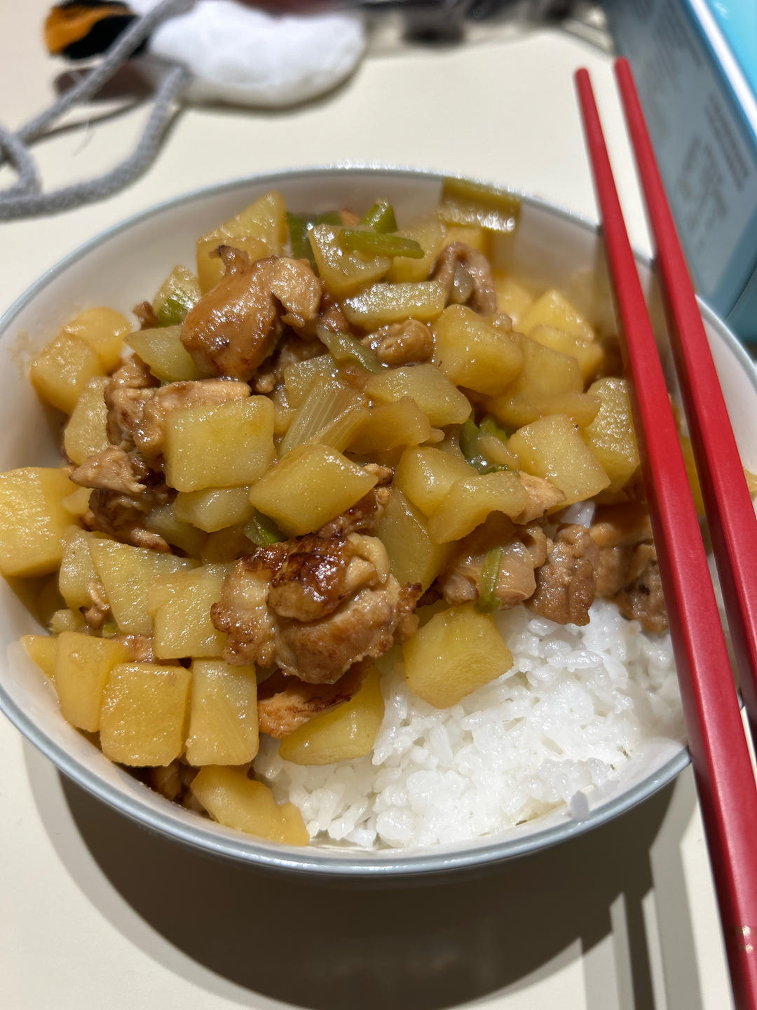 鸡腿炖土豆 上桌秒空盘 汤都喝干了！