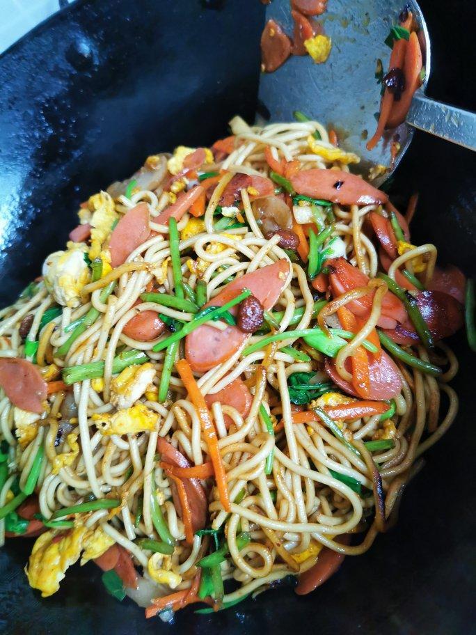 陈隽屹做的最简单最好吃的家常炒面