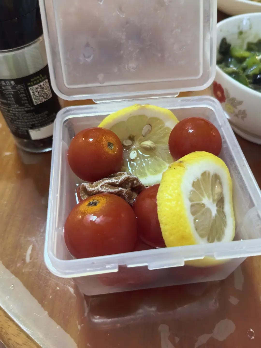 梅渍小番茄