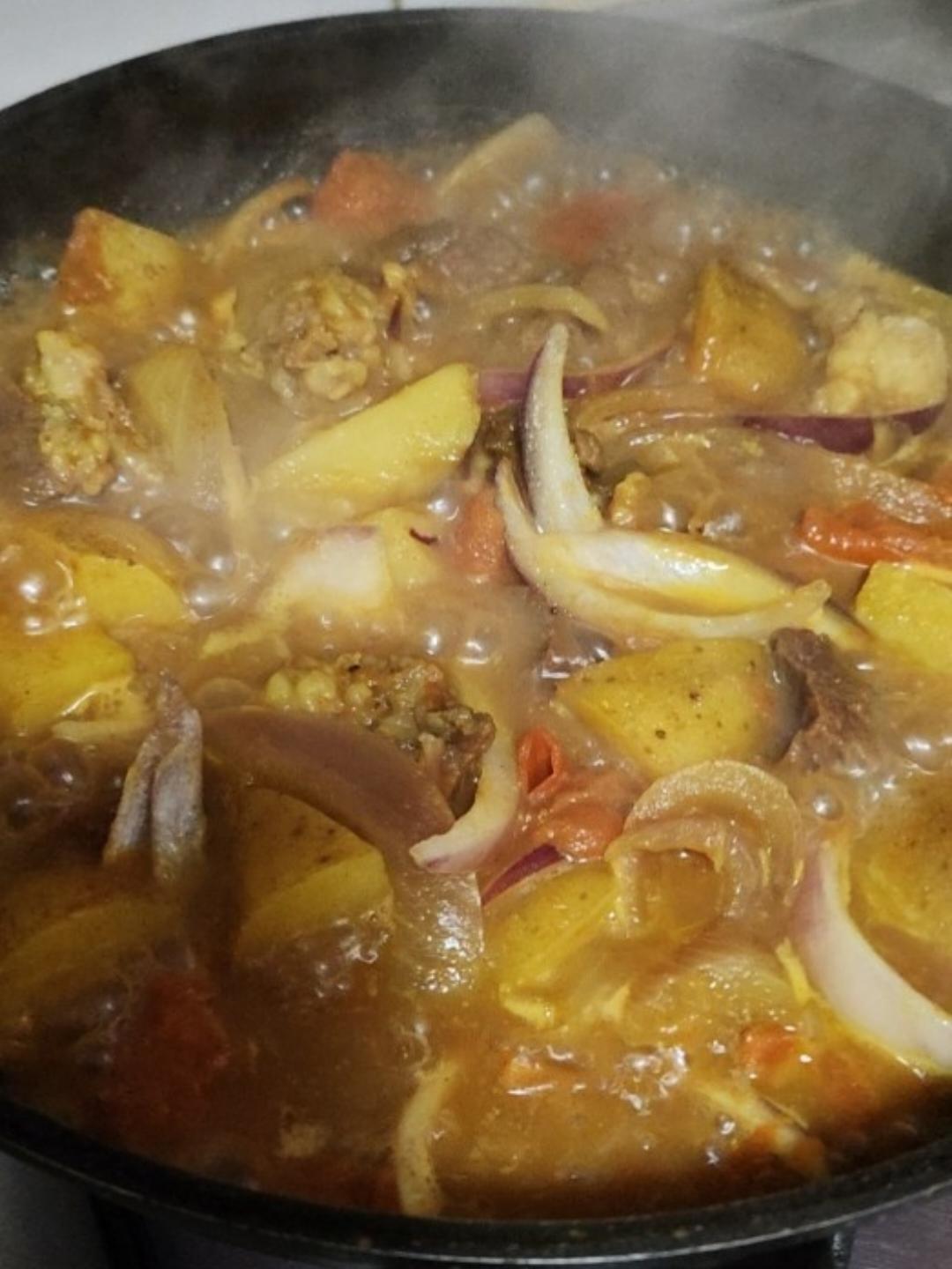 咖喱粉土豆牛肉