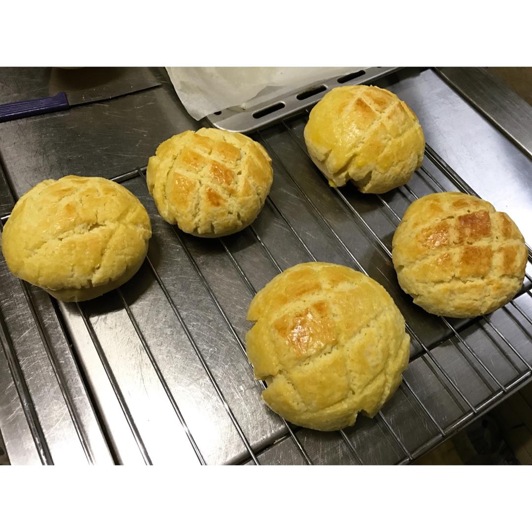 稣皮菠萝包