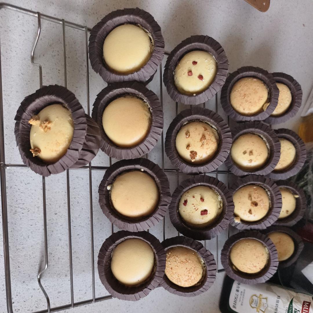 戚风纸杯蛋糕（不开裂、不塌陷）