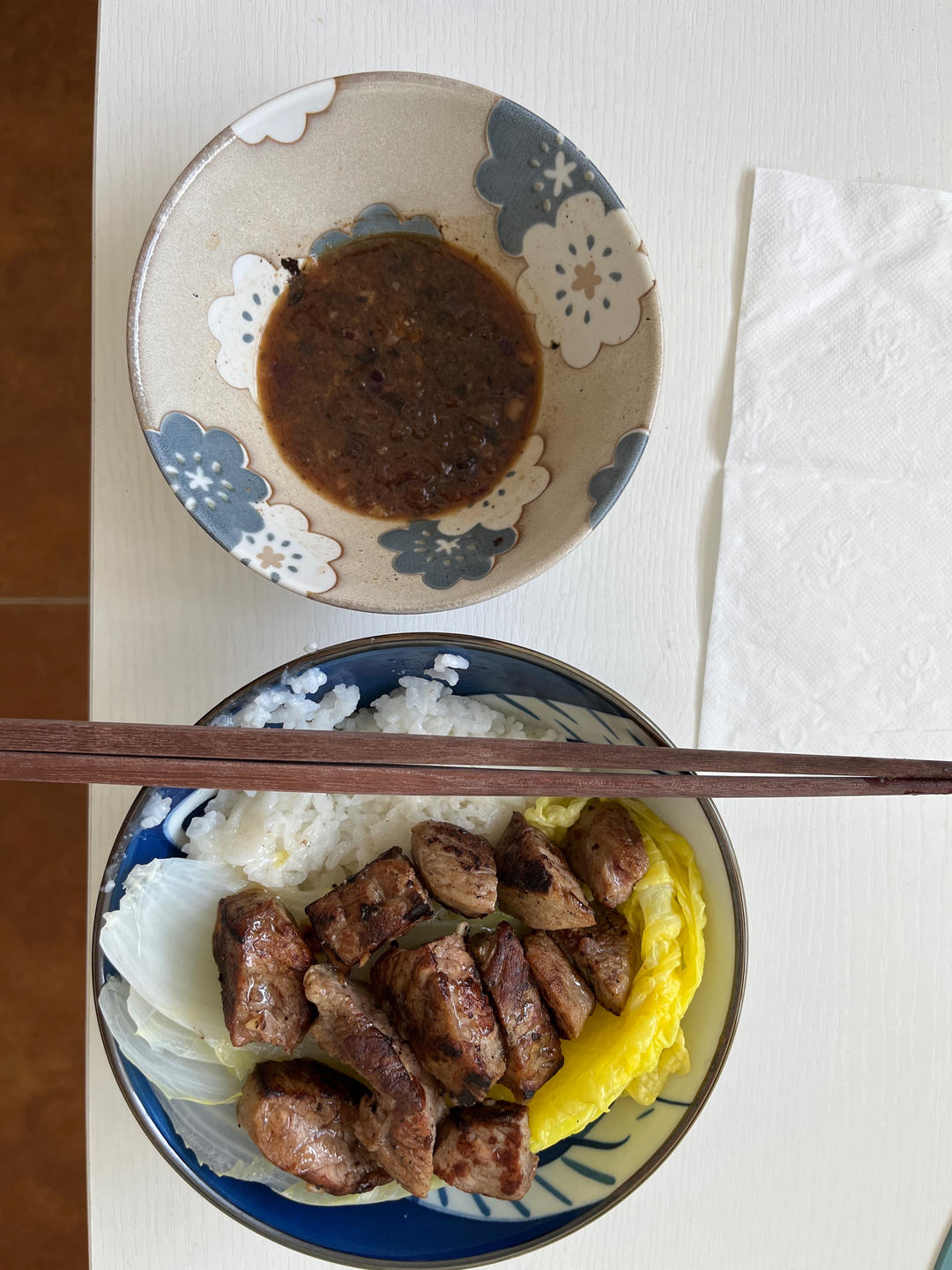 四分钟煎好一块鲜嫩多汁的牛排