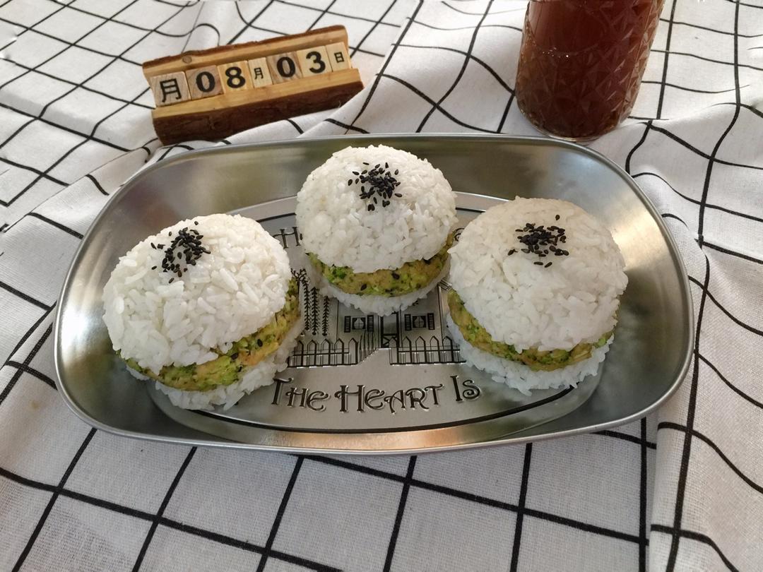 迷你鸡胸肉米饭堡