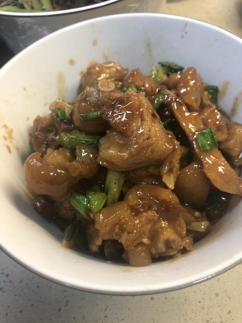 美味的家常菜：红烧猪蹄