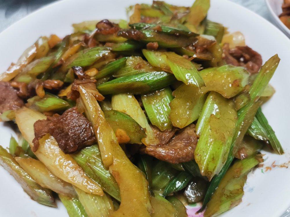 芹菜炒肉