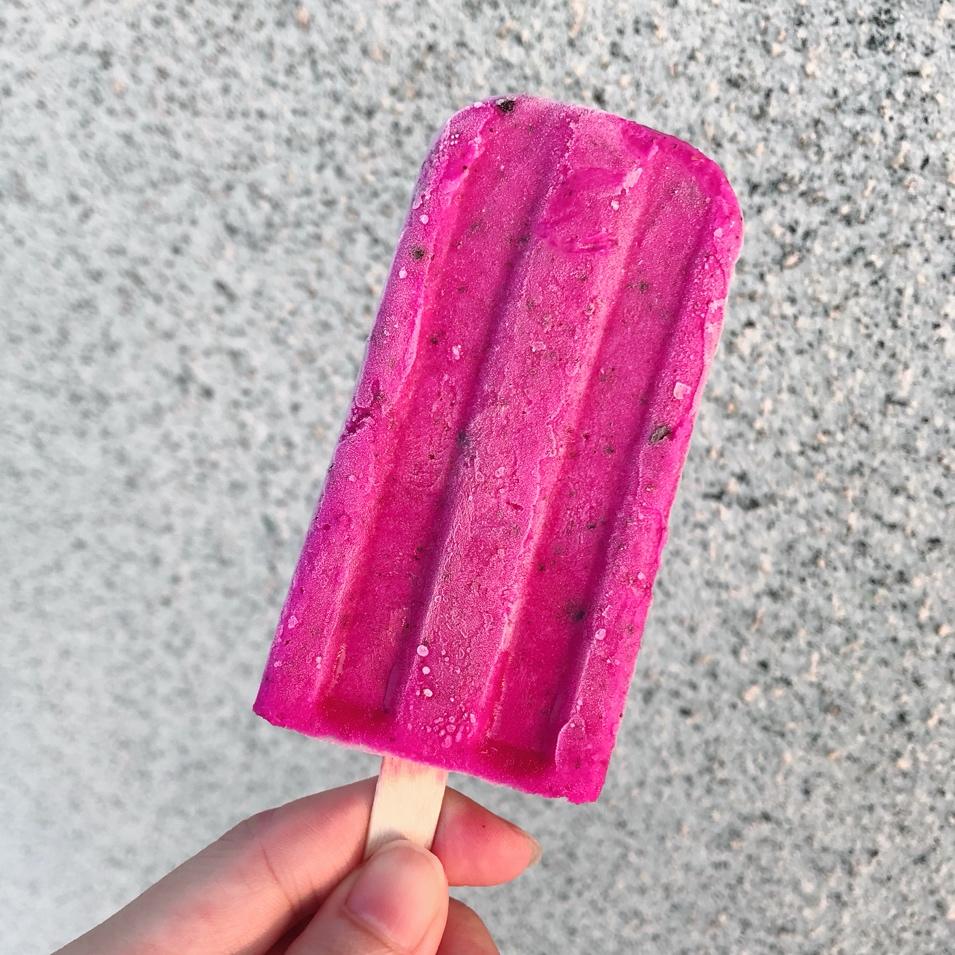 红心火龙果酸奶冰棍