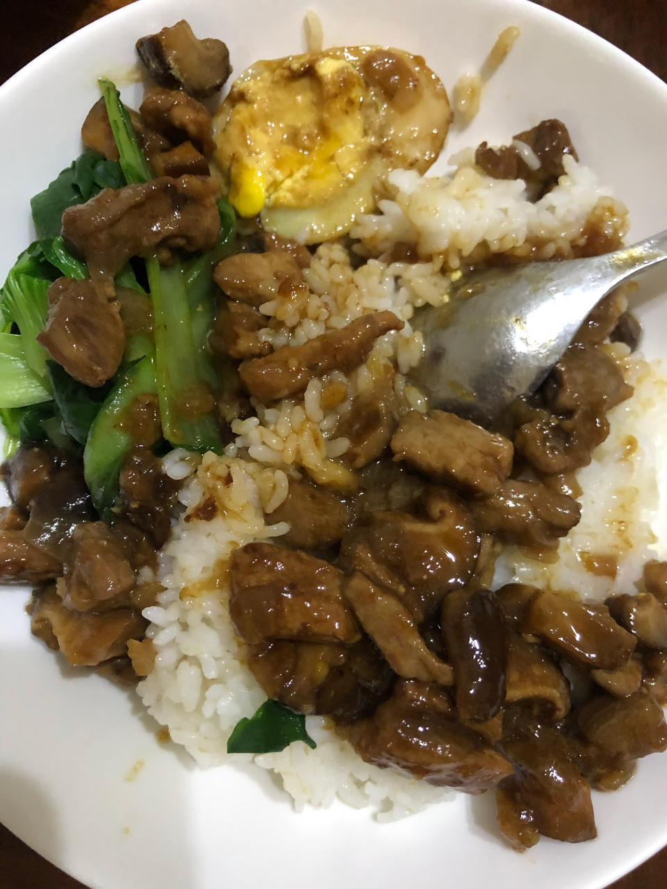 洋葱酥卤肉饭